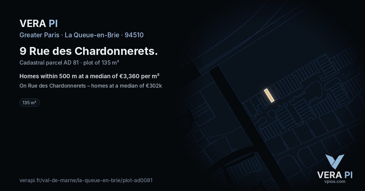 9 Rue des Chardonnerets, La Queue-en-Brie at night – the plot lit, the parcels around coloured by the prices near them
