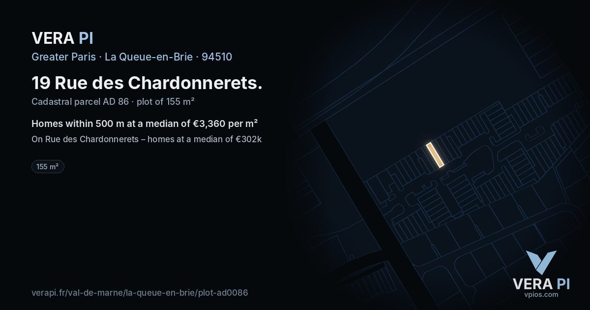 19 Rue des Chardonnerets, La Queue-en-Brie at night – the plot lit, the parcels around coloured by the prices near them