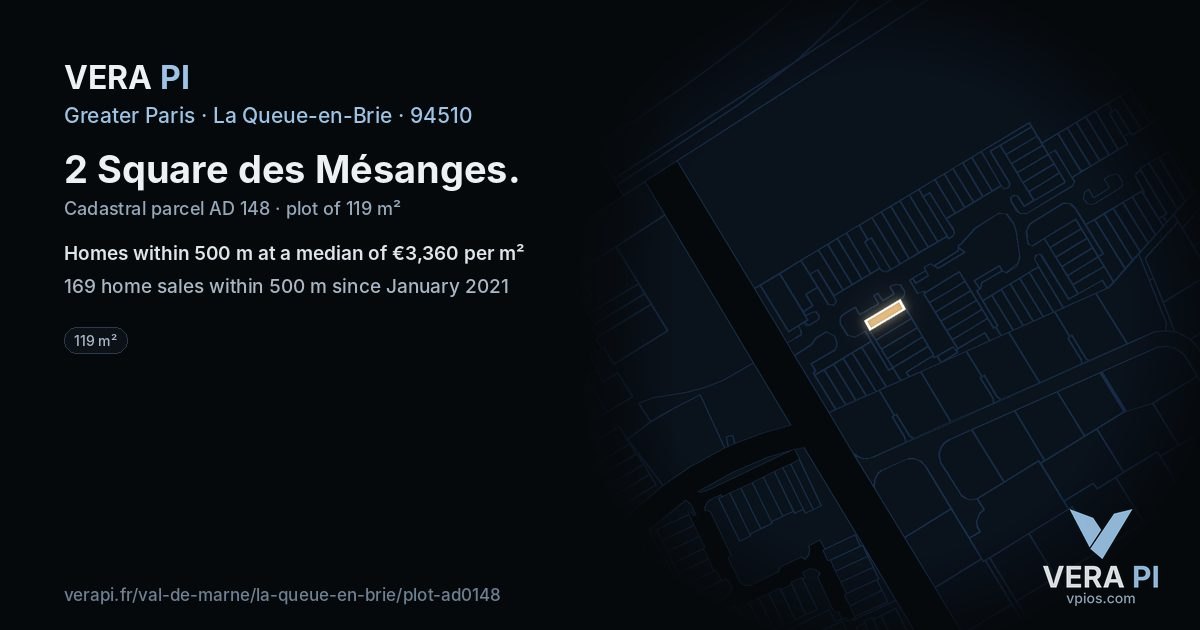 2 Square des Mésanges, La Queue-en-Brie at night – the plot lit, the parcels around coloured by the prices near them