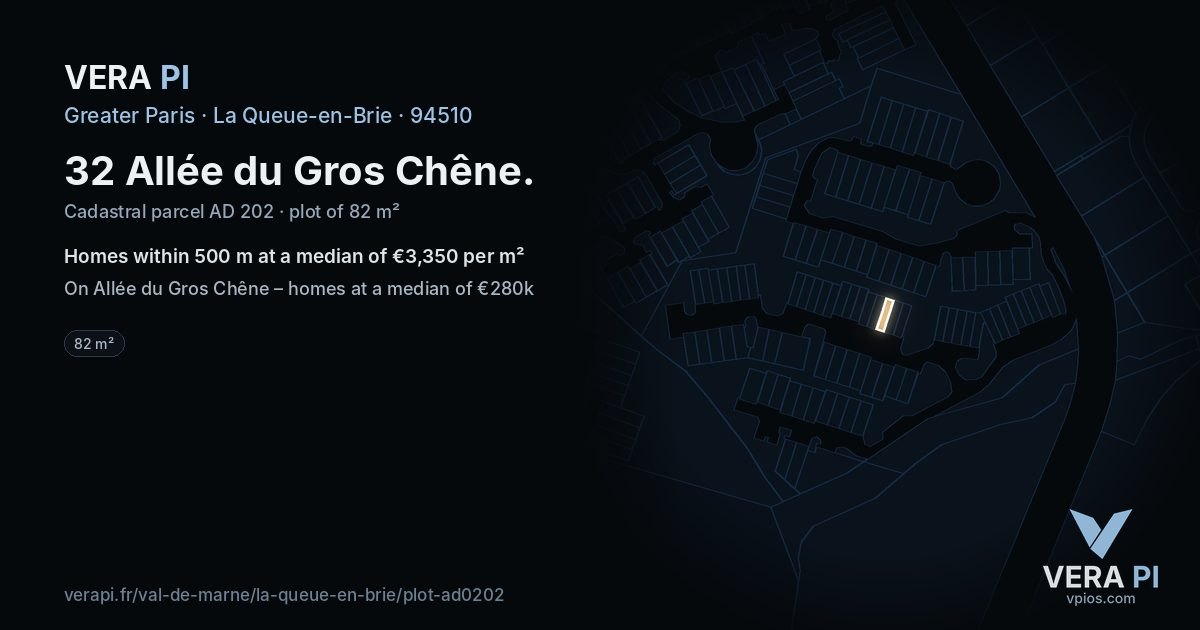 32 Allée du Gros Chêne, La Queue-en-Brie at night – the plot lit, the parcels around coloured by the prices near them