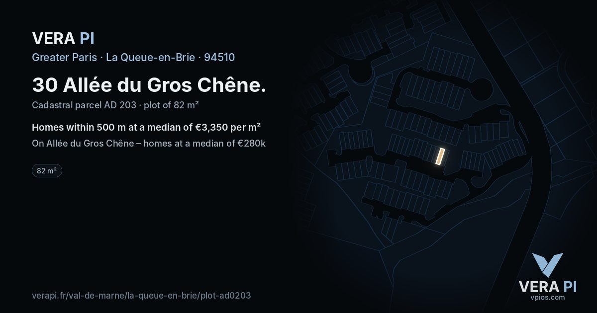 30 Allée du Gros Chêne, La Queue-en-Brie at night – the plot lit, the parcels around coloured by the prices near them