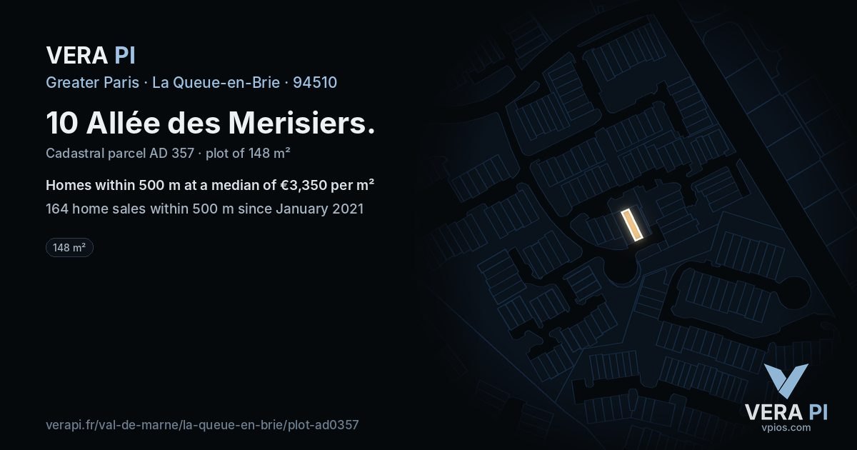 10 Allée des Merisiers, La Queue-en-Brie at night – the plot lit, the parcels around coloured by the prices near them