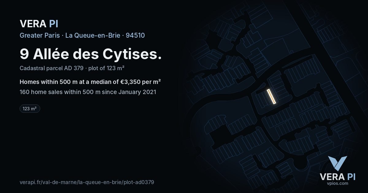 9 Allée des Cytises, La Queue-en-Brie at night – the plot lit, the parcels around coloured by the prices near them