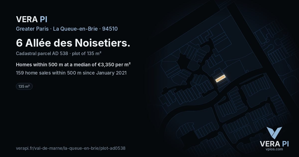 6 Allée des Noisetiers, La Queue-en-Brie at night – the plot lit, the parcels around coloured by the prices near them