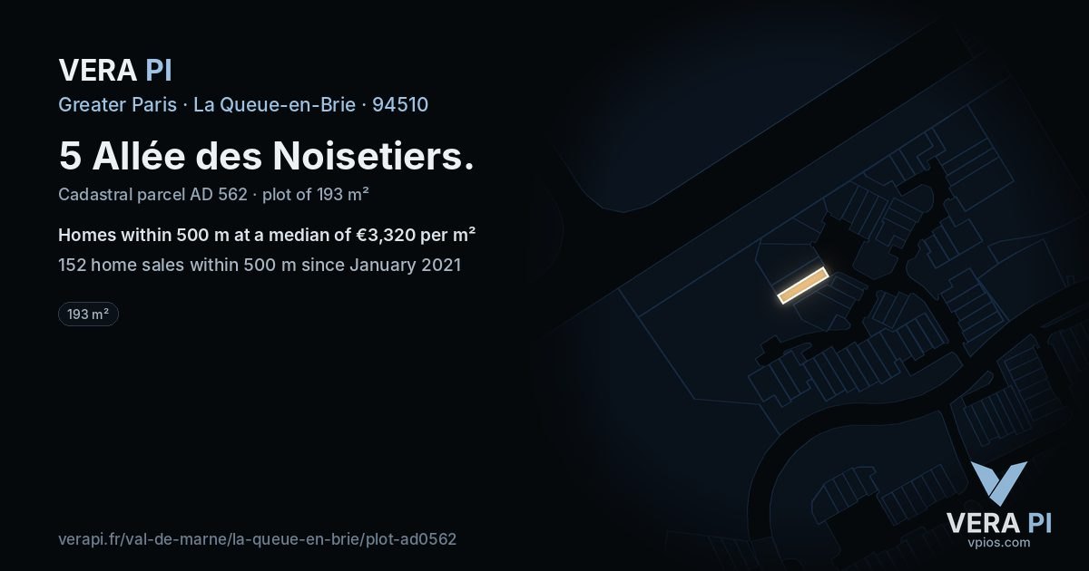 5 Allée des Noisetiers, La Queue-en-Brie at night – the plot lit, the parcels around coloured by the prices near them