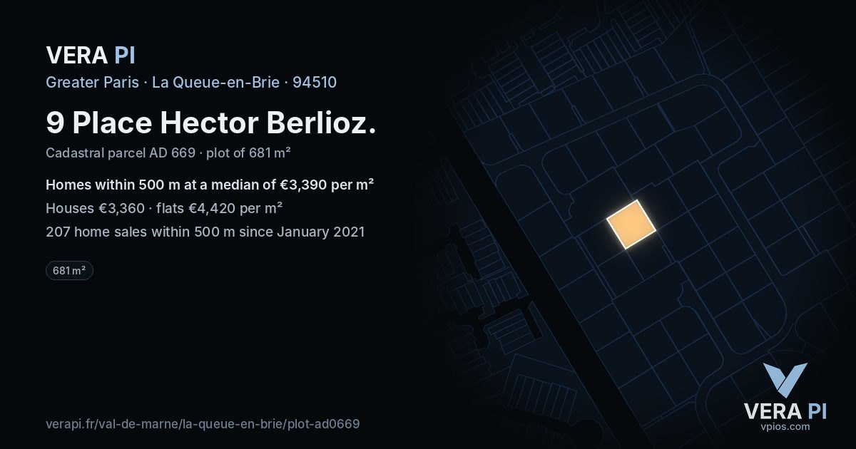 9 Place Hector Berlioz, La Queue-en-Brie at night – the plot lit, the parcels around coloured by the prices near them