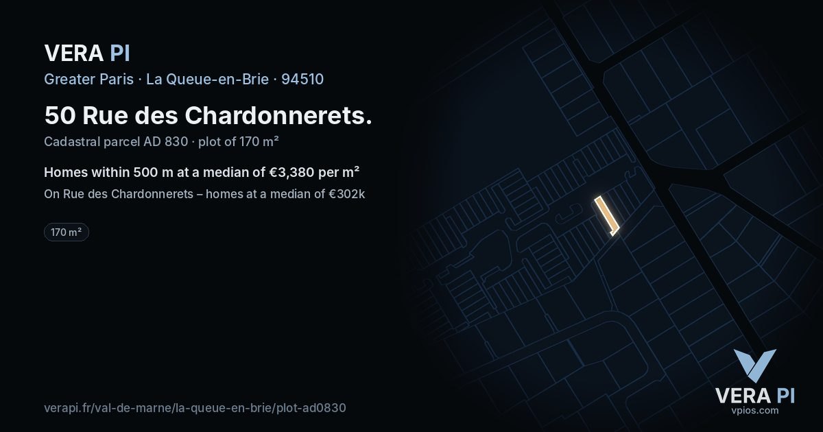 50 Rue des Chardonnerets, La Queue-en-Brie at night – the plot lit, the parcels around coloured by the prices near them