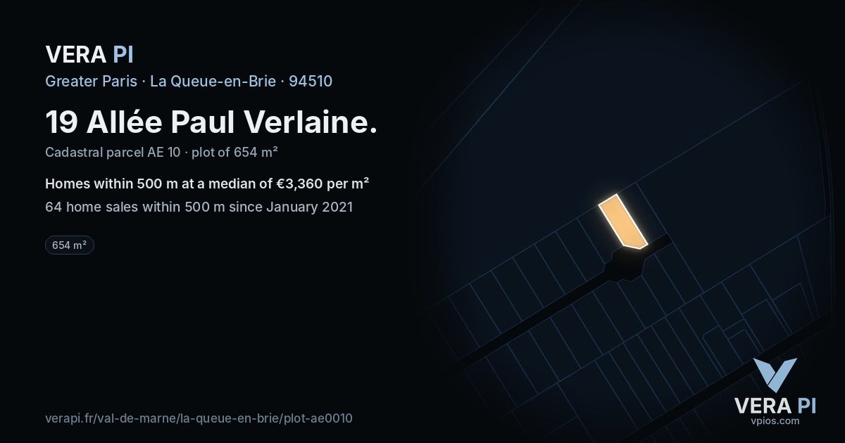 19 Allée Paul Verlaine, La Queue-en-Brie at night – the plot lit, the parcels around coloured by the prices near them