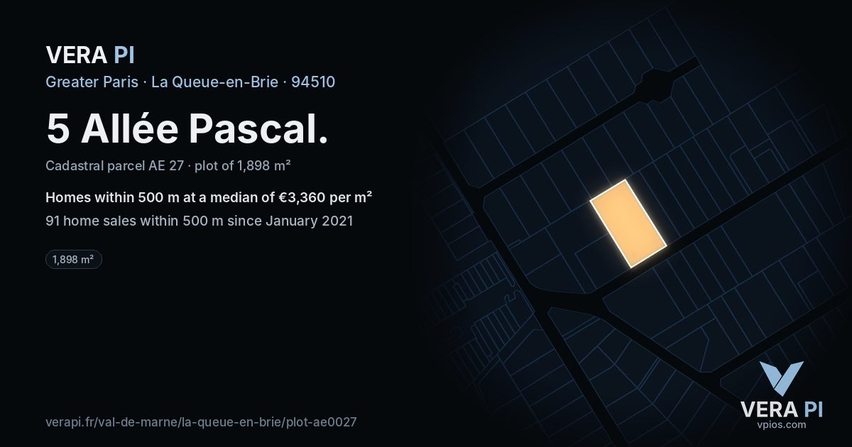 5 Allée Pascal, La Queue-en-Brie at night – the plot lit, the parcels around coloured by the prices near them