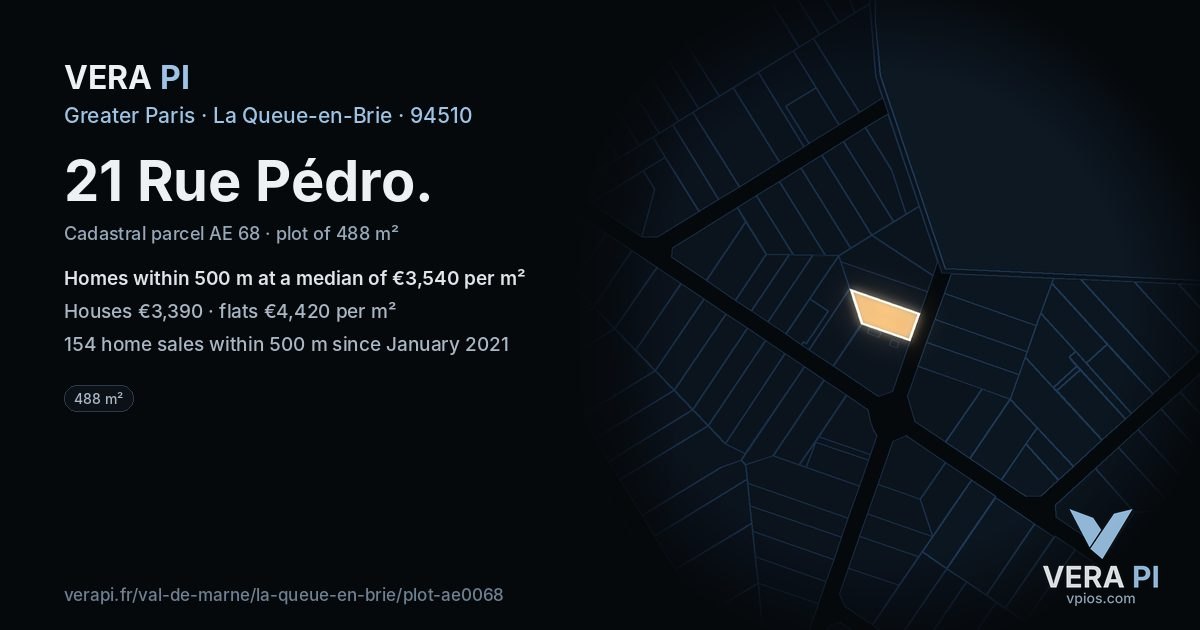 21 Rue Pédro, La Queue-en-Brie at night – the plot lit, the parcels around coloured by the prices near them