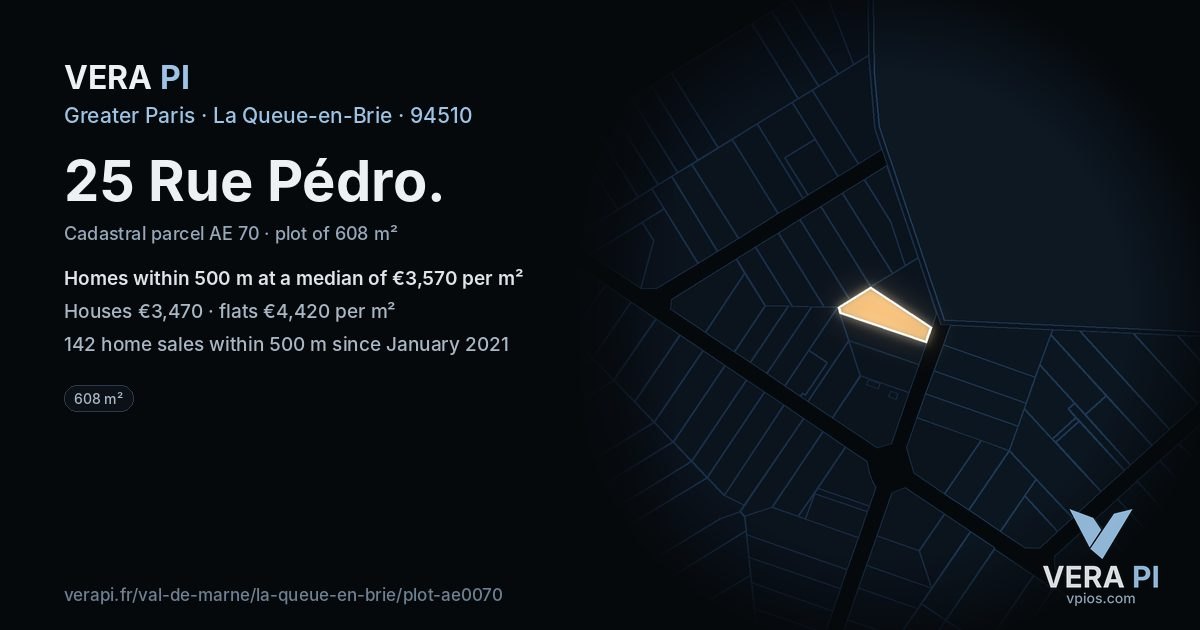 25 Rue Pédro, La Queue-en-Brie at night – the plot lit, the parcels around coloured by the prices near them
