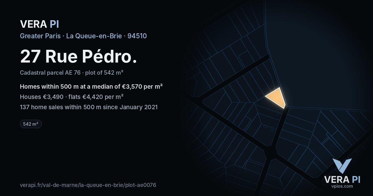 27 Rue Pédro, La Queue-en-Brie at night – the plot lit, the parcels around coloured by the prices near them