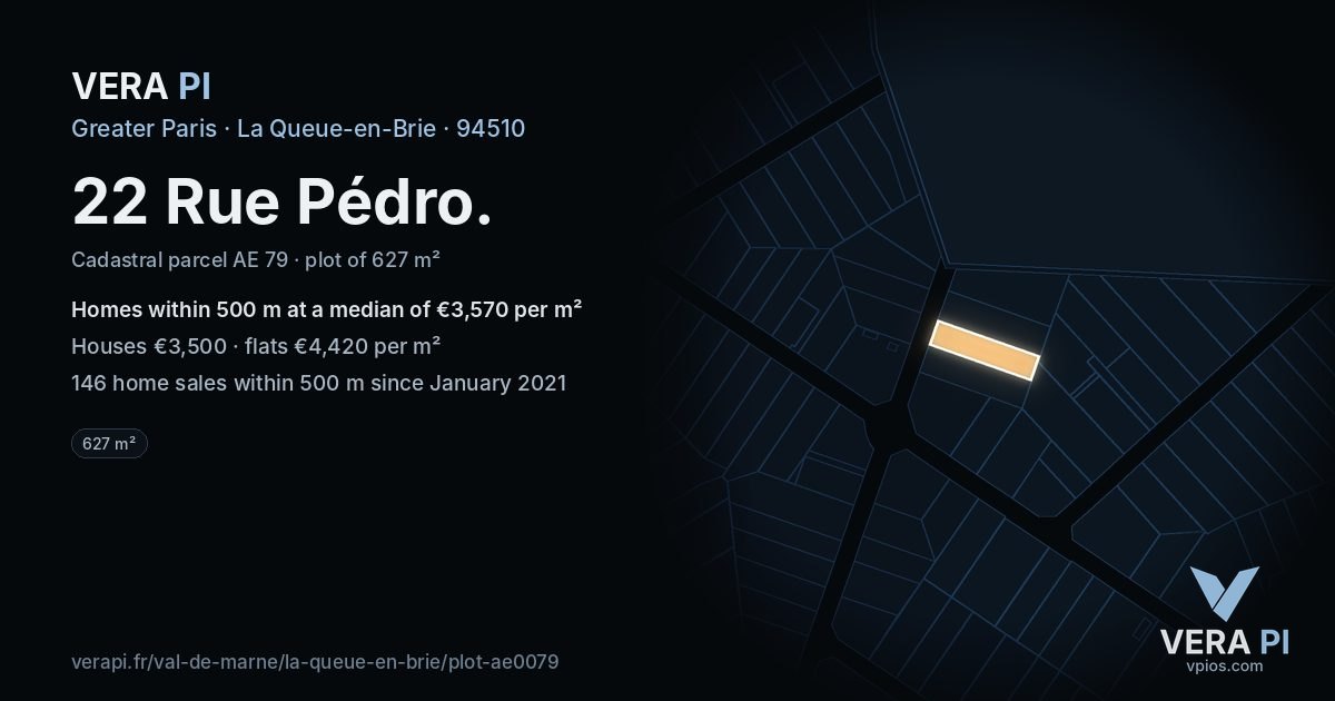 22 Rue Pédro, La Queue-en-Brie at night – the plot lit, the parcels around coloured by the prices near them