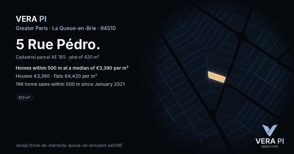 5 Rue Pédro, La Queue-en-Brie at night – the plot lit, the parcels around coloured by the prices near them