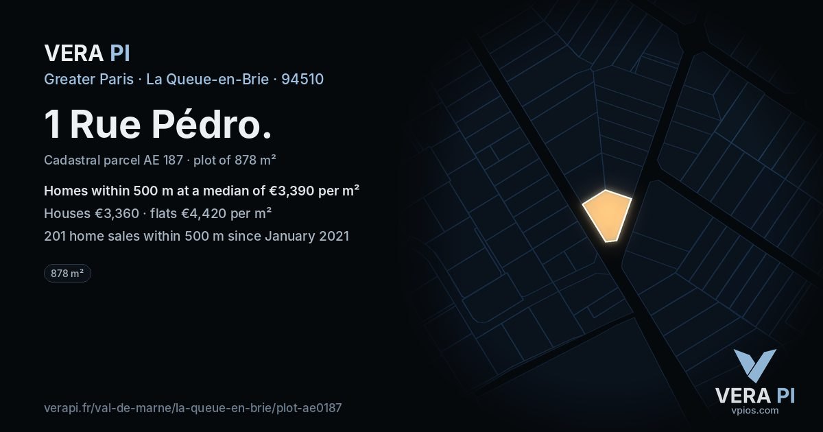 1 Rue Pédro, La Queue-en-Brie at night – the plot lit, the parcels around coloured by the prices near them