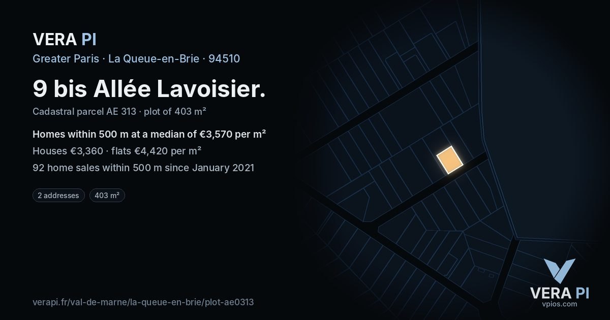 9 bis Allée Lavoisier, La Queue-en-Brie at night – the plot lit, the parcels around coloured by the prices near them