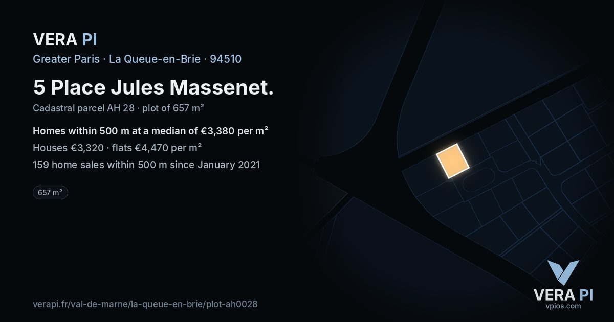 5 Place Jules Massenet, La Queue-en-Brie at night – the plot lit, the parcels around coloured by the prices near them