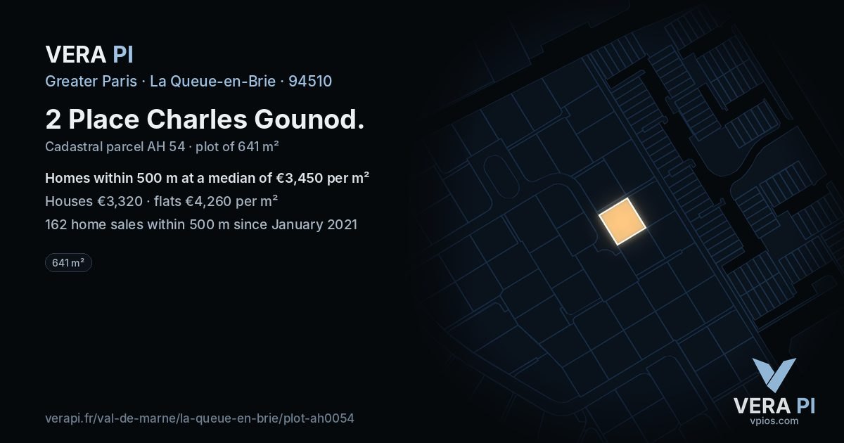 2 Place Charles Gounod, La Queue-en-Brie at night – the plot lit, the parcels around coloured by the prices near them