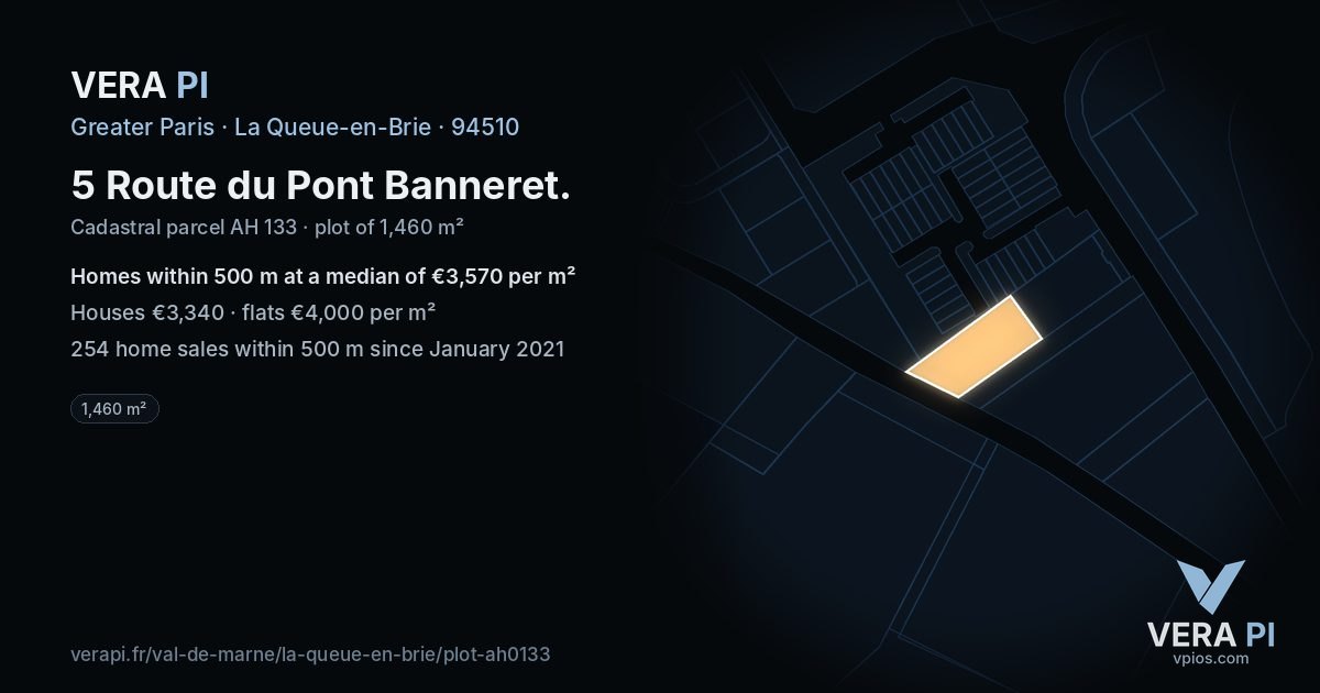 5 Route du Pont Banneret, La Queue-en-Brie at night – the plot lit, the parcels around coloured by the prices near them