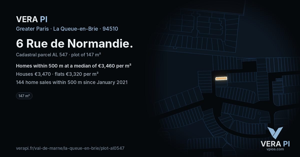 6 Rue de Normandie, La Queue-en-Brie at night – the plot lit, the parcels around coloured by the prices near them