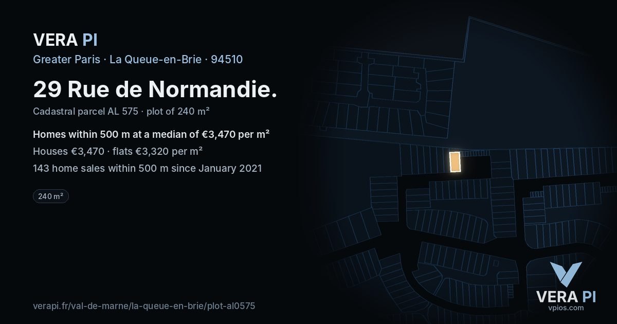 29 Rue de Normandie, La Queue-en-Brie at night – the plot lit, the parcels around coloured by the prices near them
