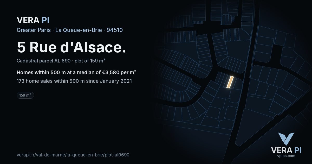 5 Rue d'Alsace, La Queue-en-Brie at night – the plot lit, the parcels around coloured by the prices near them