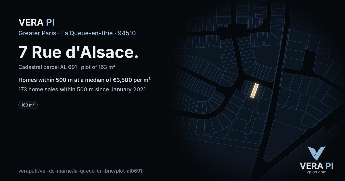 7 Rue d'Alsace, La Queue-en-Brie at night – the plot lit, the parcels around coloured by the prices near them