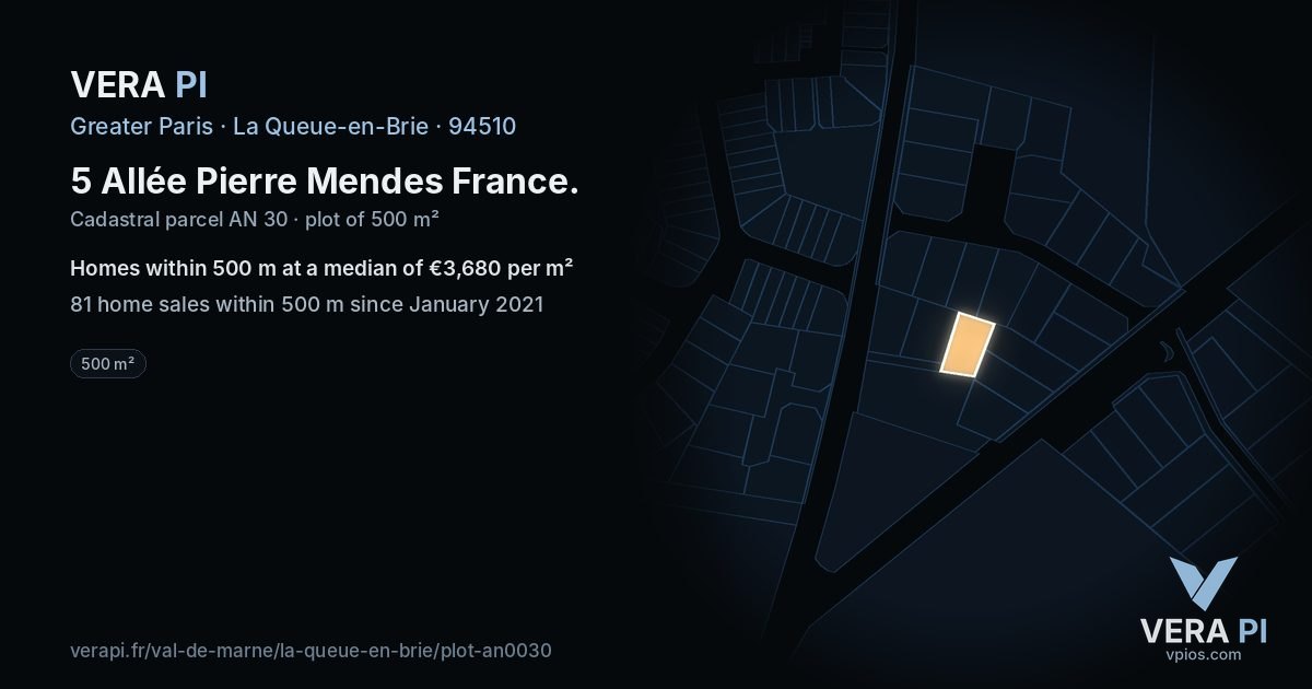 5 Allée Pierre Mendes France, La Queue-en-Brie at night – the plot lit, the parcels around coloured by the prices near them