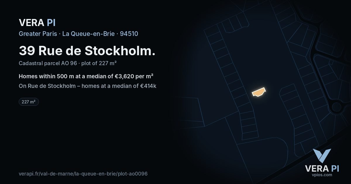39 Rue de Stockholm, La Queue-en-Brie at night – the plot lit, the parcels around coloured by the prices near them