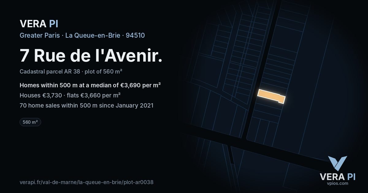 7 Rue de l'Avenir, La Queue-en-Brie at night – the plot lit, the parcels around coloured by the prices near them