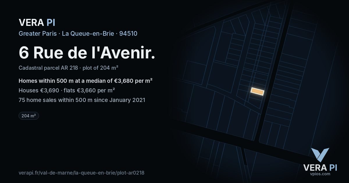 6 Rue de l'Avenir, La Queue-en-Brie at night – the plot lit, the parcels around coloured by the prices near them