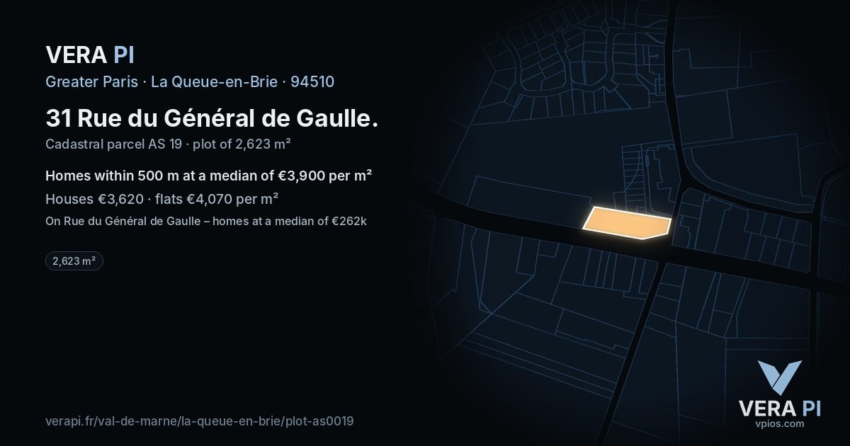 31 Rue du Général de Gaulle, La Queue-en-Brie at night – the plot lit, the parcels around coloured by the prices near them