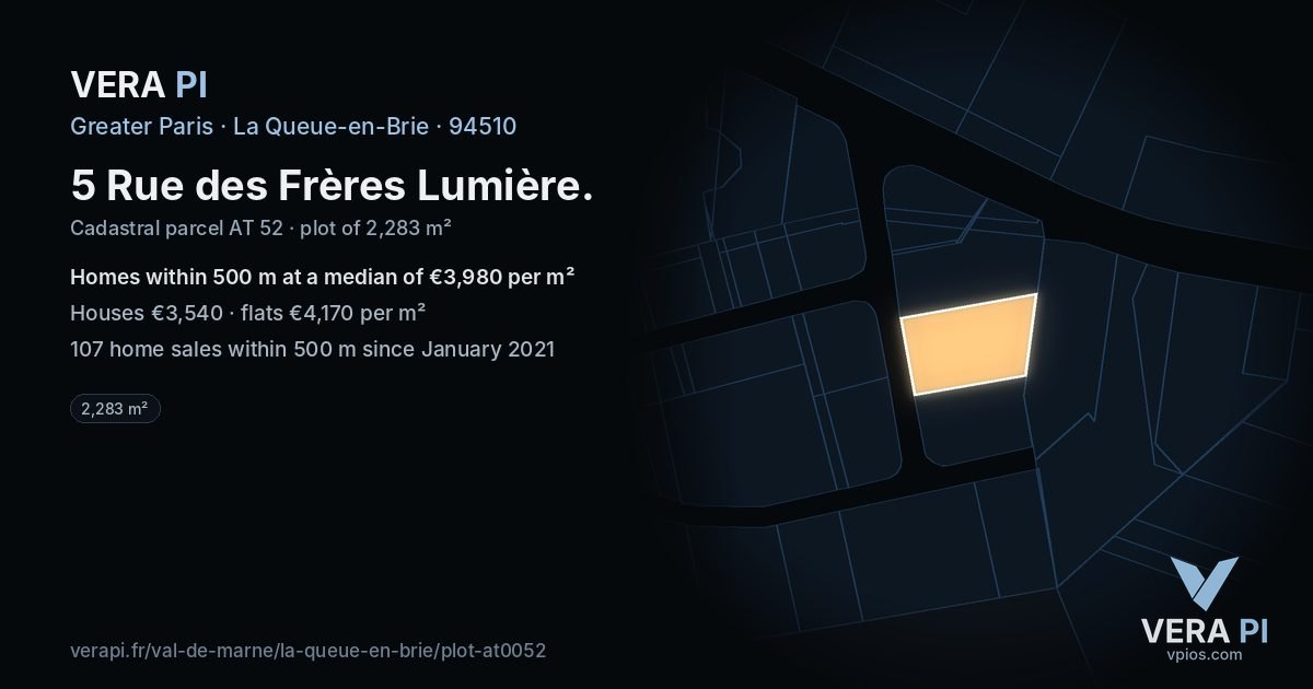 5 Rue des Frères Lumière, La Queue-en-Brie at night – the plot lit, the parcels around coloured by the prices near them