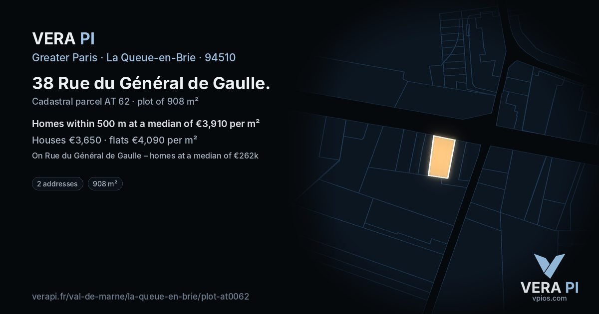 38 Rue du Général de Gaulle, La Queue-en-Brie at night – the plot lit, the parcels around coloured by the prices near them