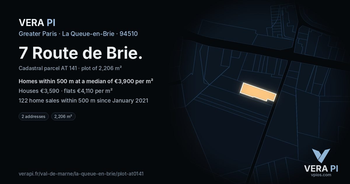 7 Route de Brie, La Queue-en-Brie at night – the plot lit, the parcels around coloured by the prices near them