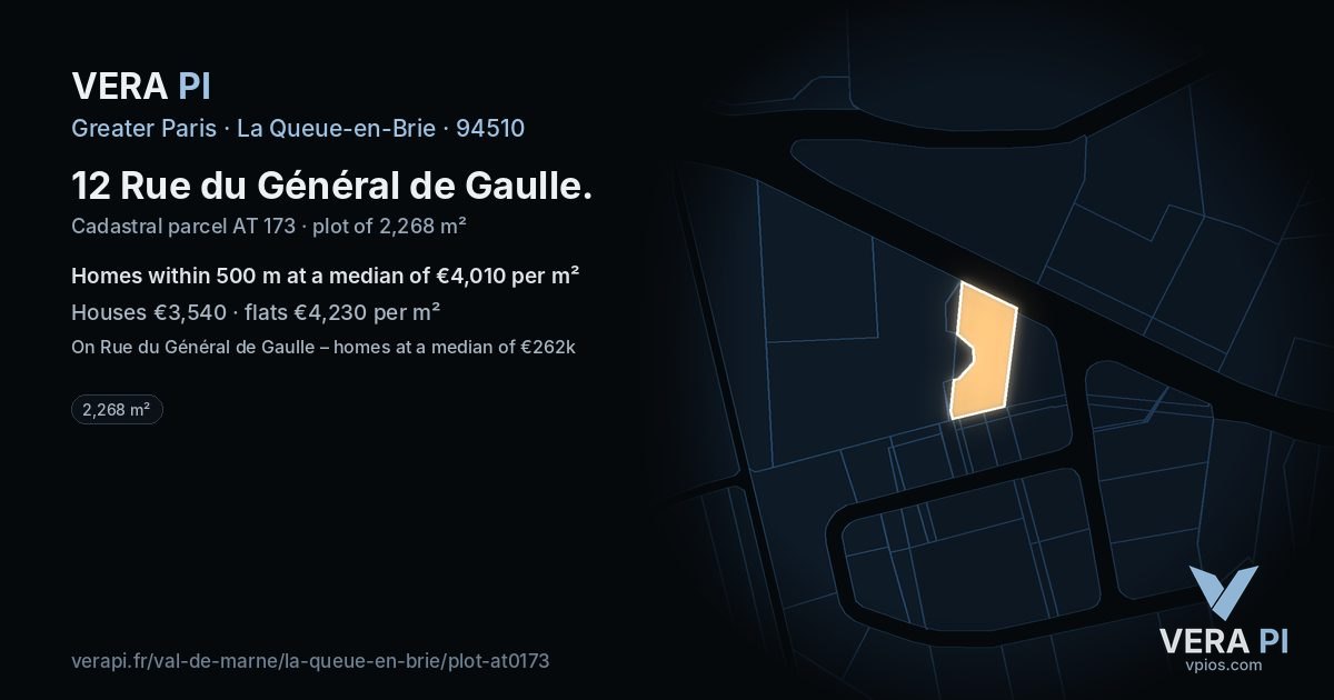 12 Rue du Général de Gaulle, La Queue-en-Brie at night – the plot lit, the parcels around coloured by the prices near them