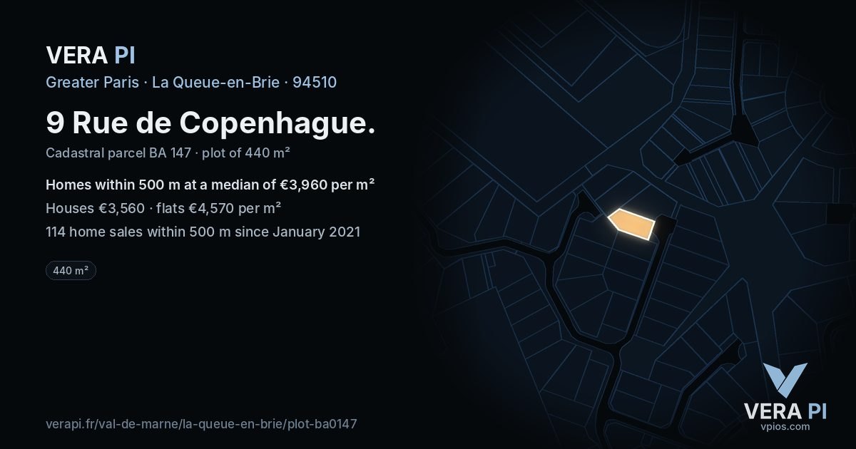 9 Rue de Copenhague, La Queue-en-Brie at night – the plot lit, the parcels around coloured by the prices near them