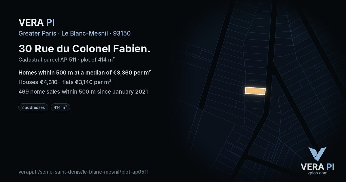 30 Rue du Colonel Fabien, Le Blanc-Mesnil at night – the plot lit, the parcels around coloured by the prices near them