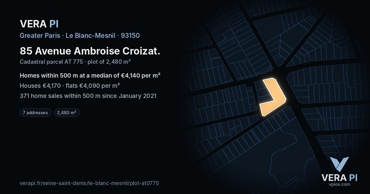 85 Avenue Ambroise Croizat, Le Blanc-Mesnil at night – the plot lit, the parcels around coloured by the prices near them