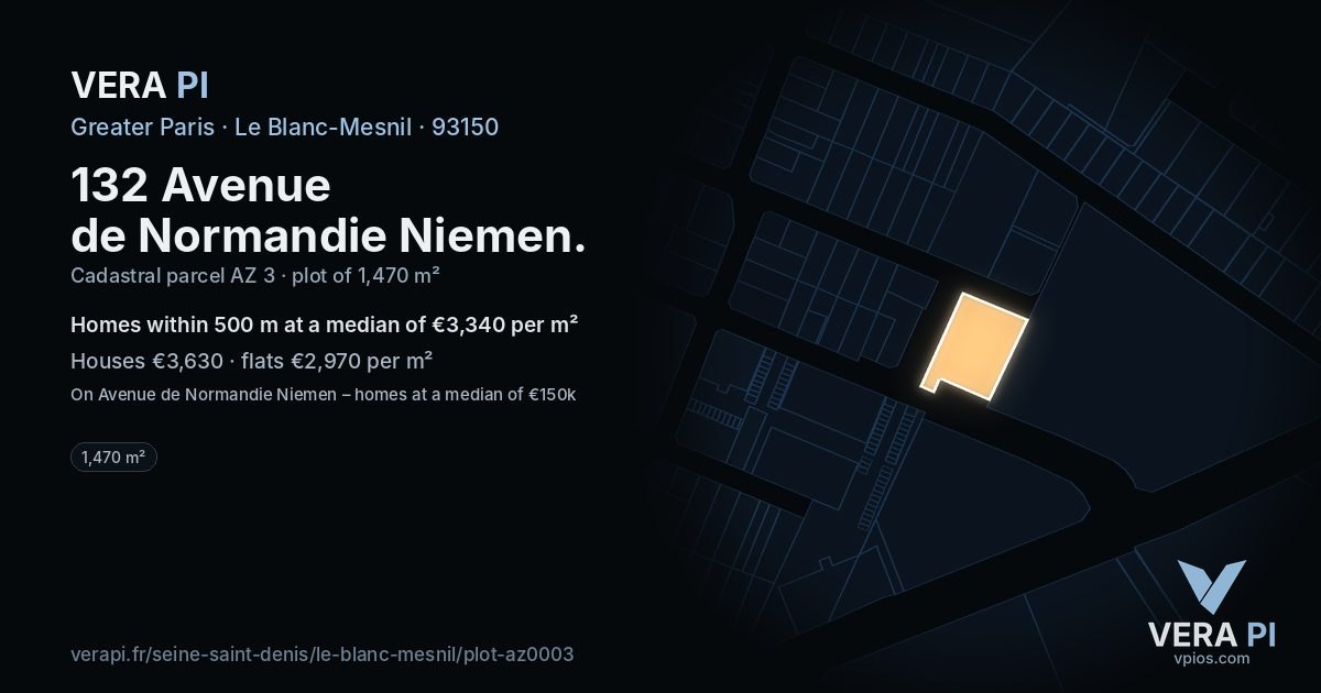 132 Avenue de Normandie Niemen, Le Blanc-Mesnil at night – the plot lit, the parcels around coloured by the prices near them