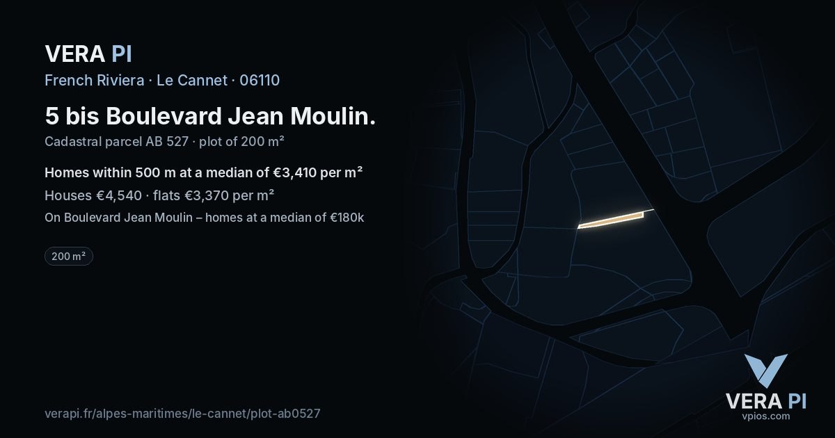 5 bis Boulevard Jean Moulin, Le Cannet at night – the plot lit, the parcels around coloured by the prices near them