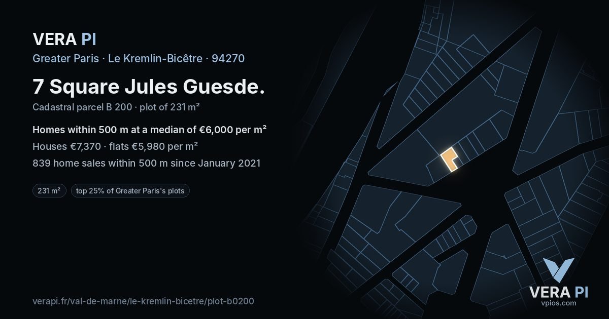 7 Square Jules Guesde, Le Kremlin-Bicêtre at night – the plot lit, the parcels around coloured by the prices near them