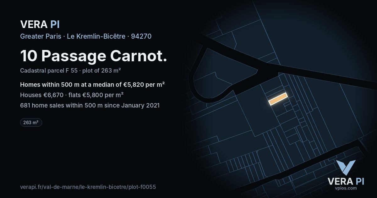 10 Passage Carnot, Le Kremlin-Bicêtre at night – the plot lit, the parcels around coloured by the prices near them
