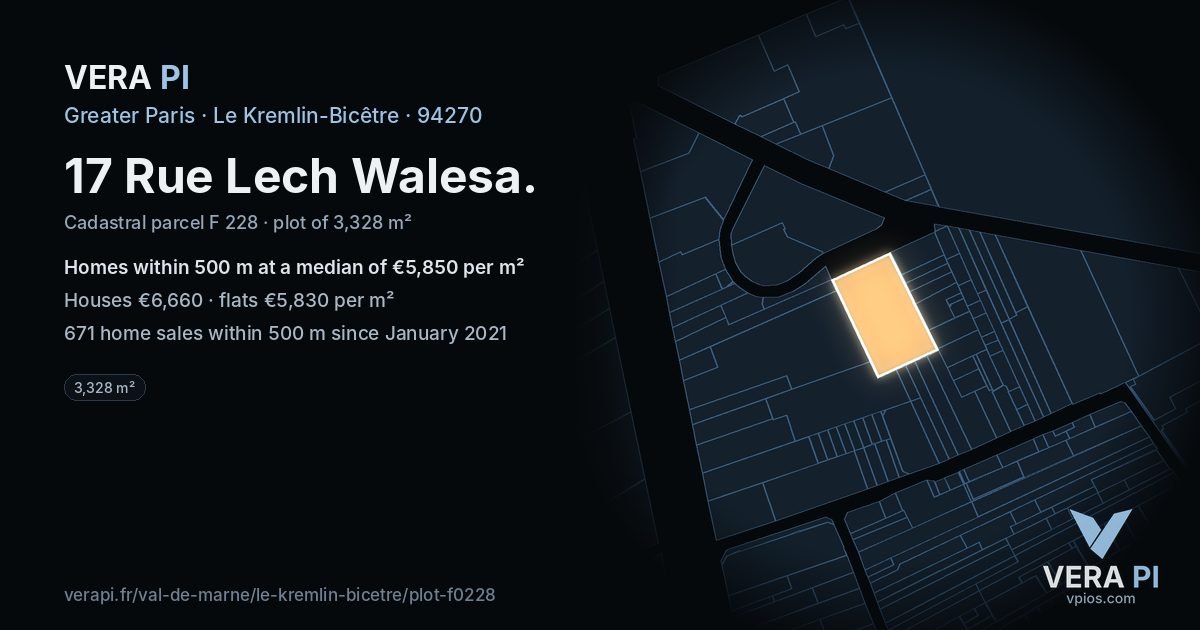 17 Rue Lech Walesa, Le Kremlin-Bicêtre at night – the plot lit, the parcels around coloured by the prices near them