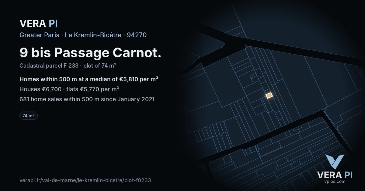 9 bis Passage Carnot, Le Kremlin-Bicêtre at night – the plot lit, the parcels around coloured by the prices near them