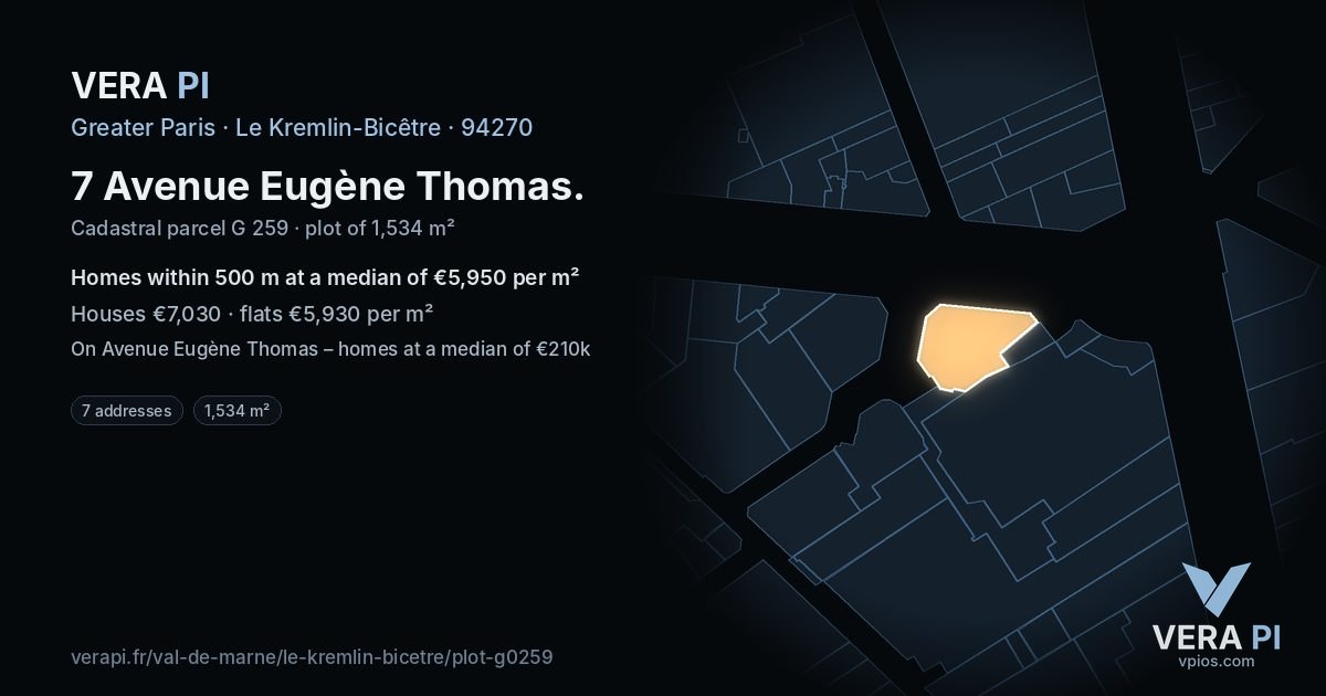7 Avenue Eugène Thomas, Le Kremlin-Bicêtre at night – the plot lit, the parcels around coloured by the prices near them