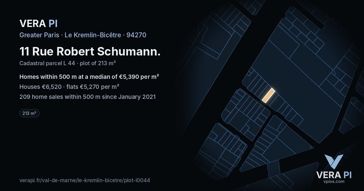 11 Rue Robert Schumann, Le Kremlin-Bicêtre at night – the plot lit, the parcels around coloured by the prices near them