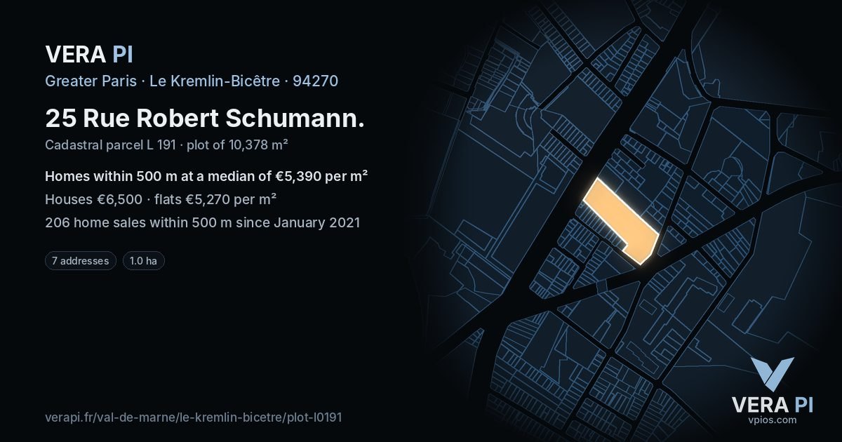 25 Rue Robert Schumann, Le Kremlin-Bicêtre at night – the plot lit, the parcels around coloured by the prices near them