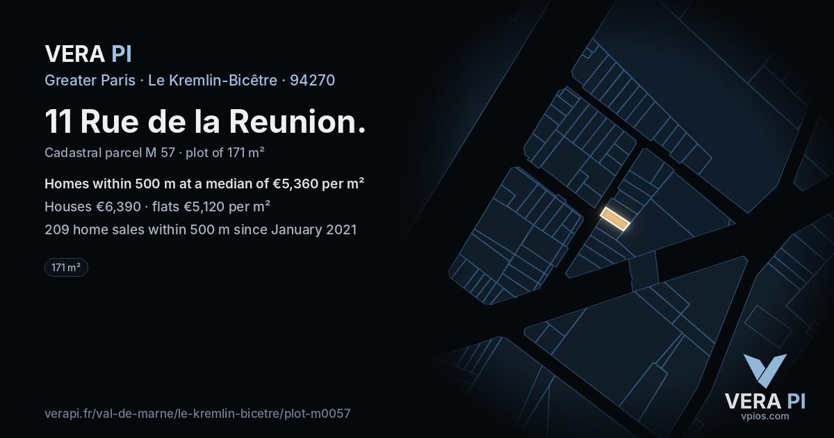 11 Rue de la Reunion, Le Kremlin-Bicêtre at night – the plot lit, the parcels around coloured by the prices near them