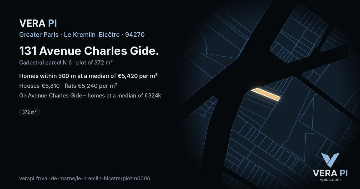 131 Avenue Charles Gide, Le Kremlin-Bicêtre at night – the plot lit, the parcels around coloured by the prices near them